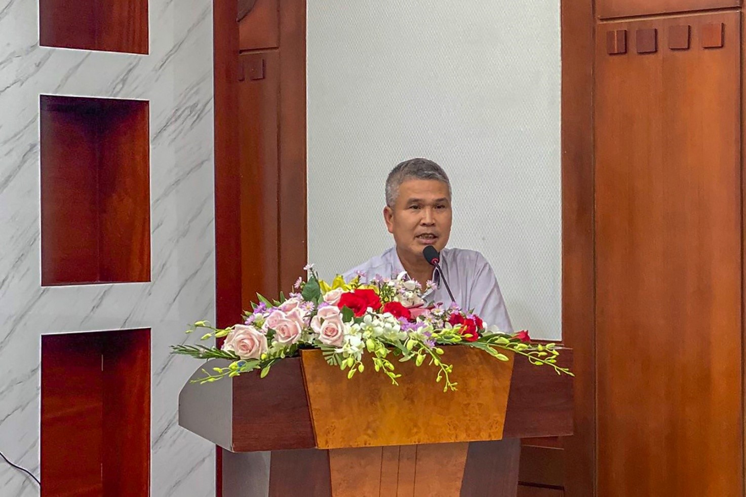 Đồng chí Nguyễn Anh Phong, Bí thư Đảng ủy Xí nghiệp phát biểu tại Đại hội.jpg