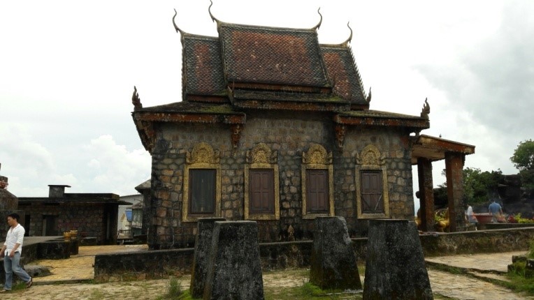 Chùa Năm Thuyền - Bokor.JPG